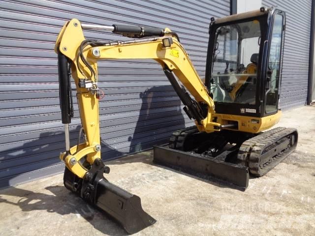 CAT 302.7 D Mini kotrók < 7t