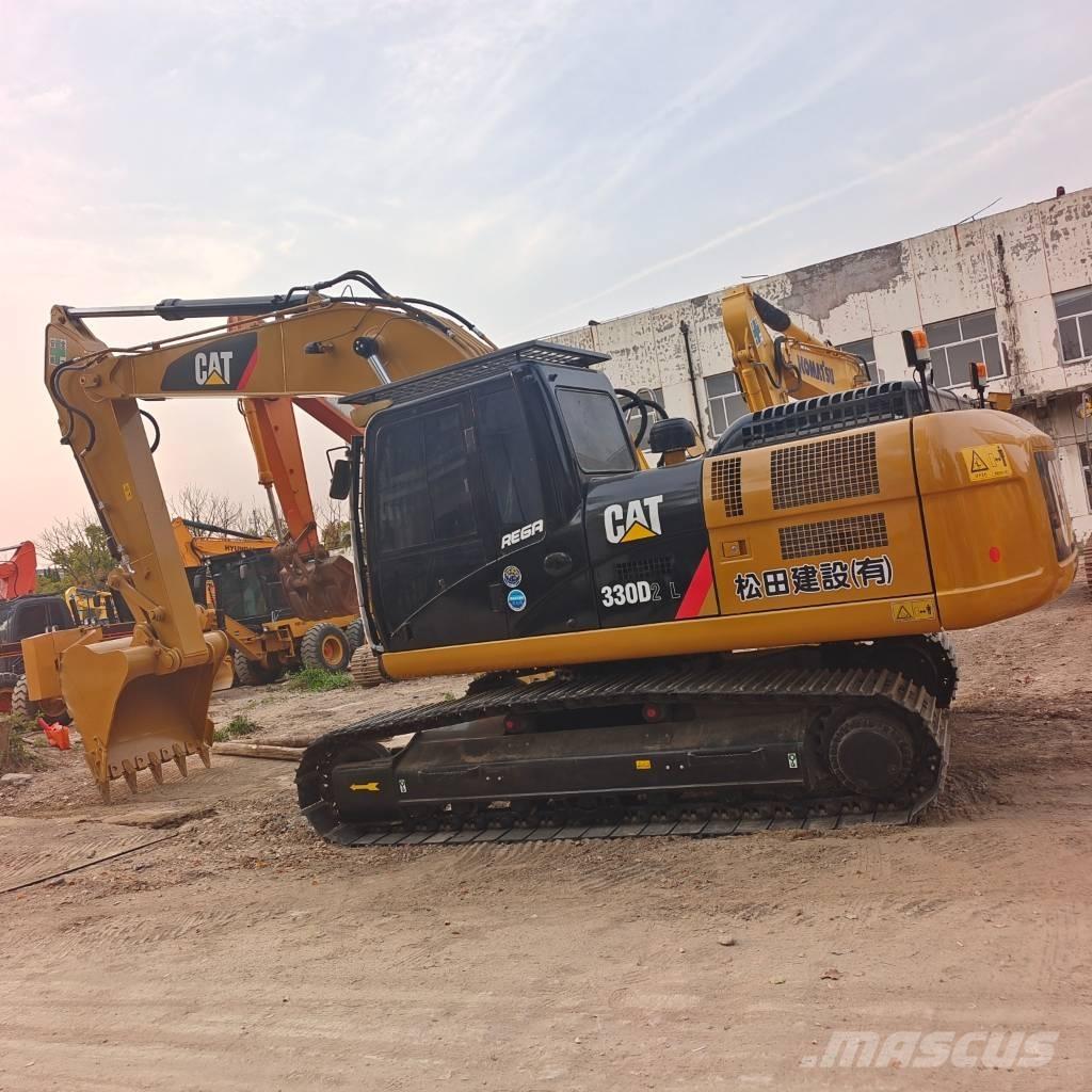 CAT 324 D2L Lánctalpas kotrók
