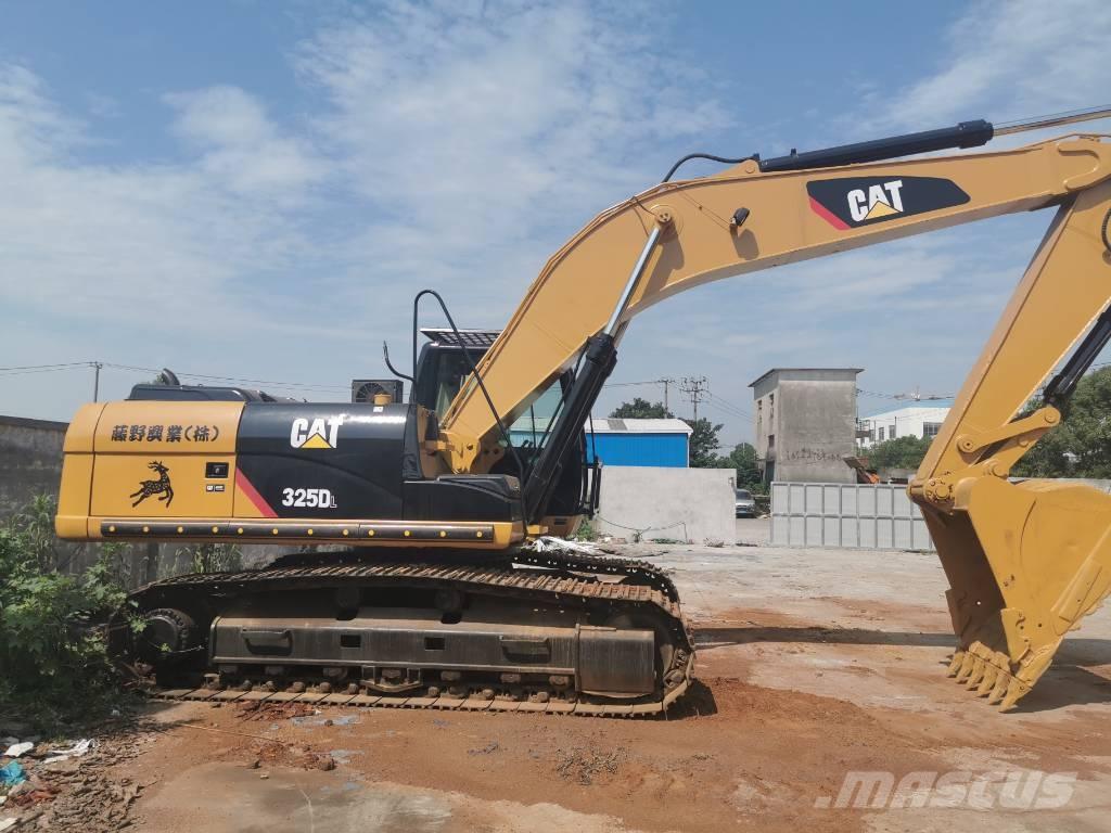 CAT 325 D L Lánctalpas kotrók
