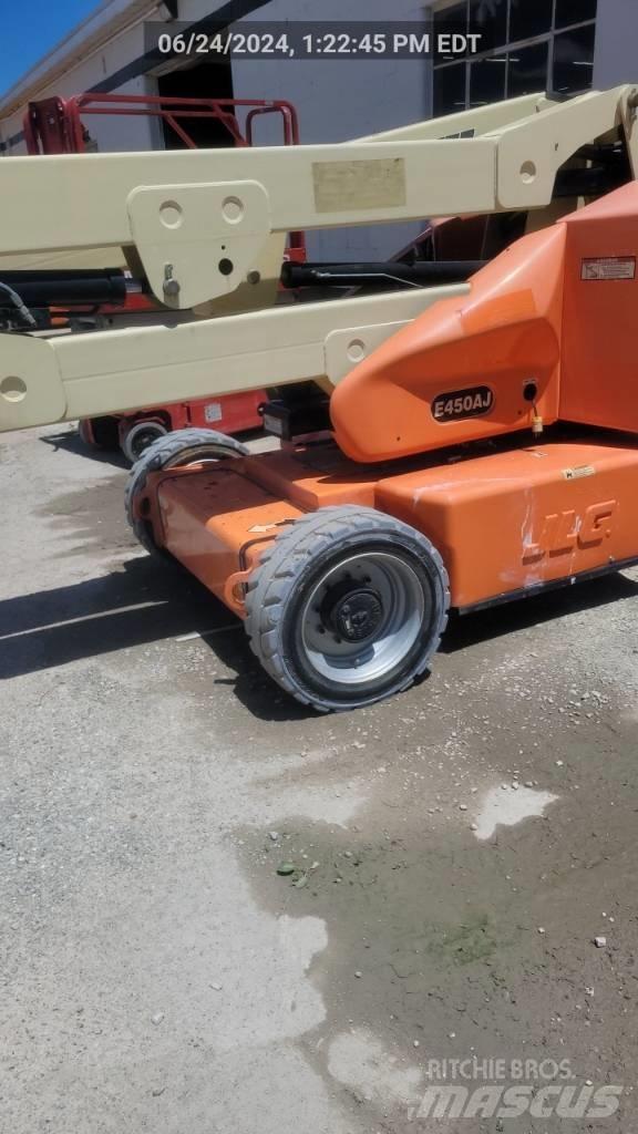 JLG E 450 AJ Karos emelők