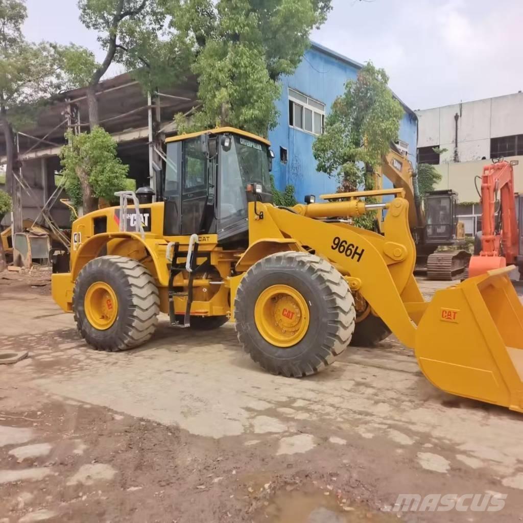CAT 966 H Gumikerekes homlokrakodók