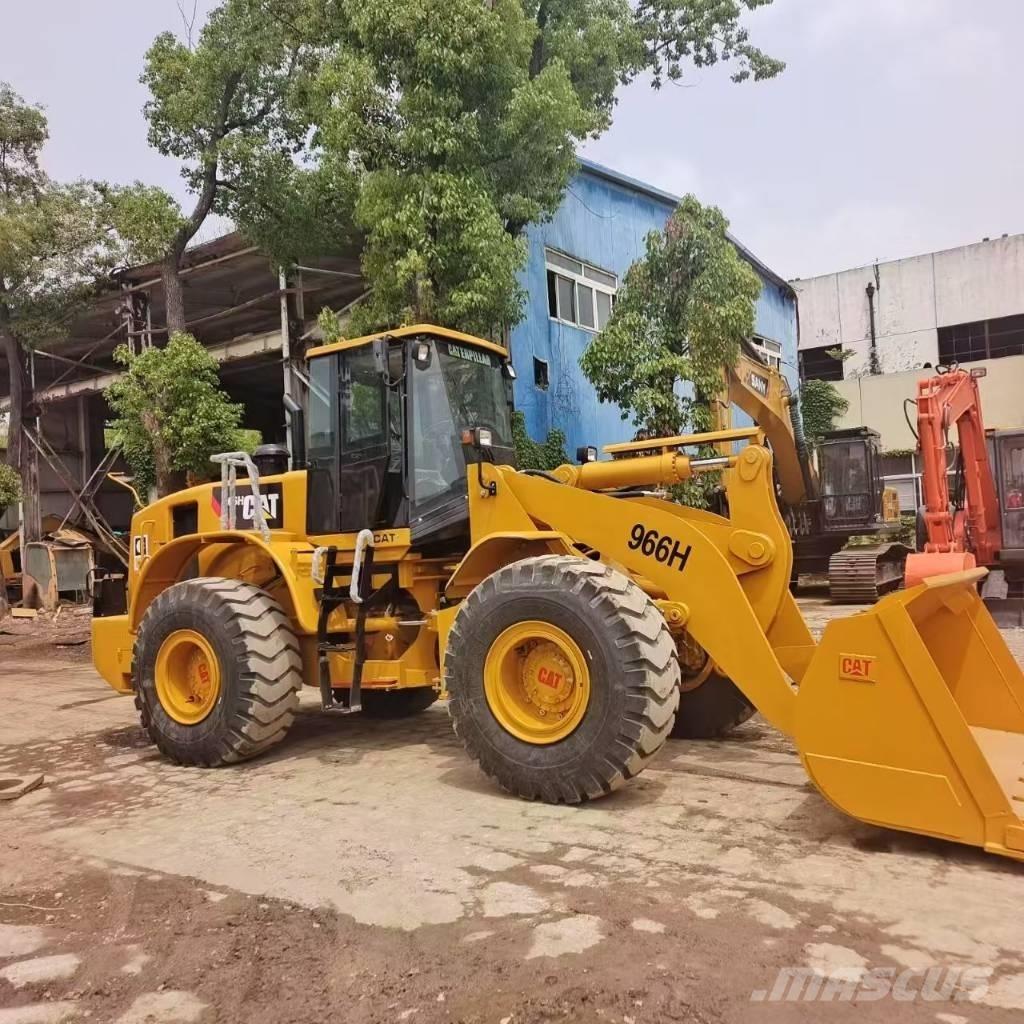 CAT 966 H Gumikerekes homlokrakodók