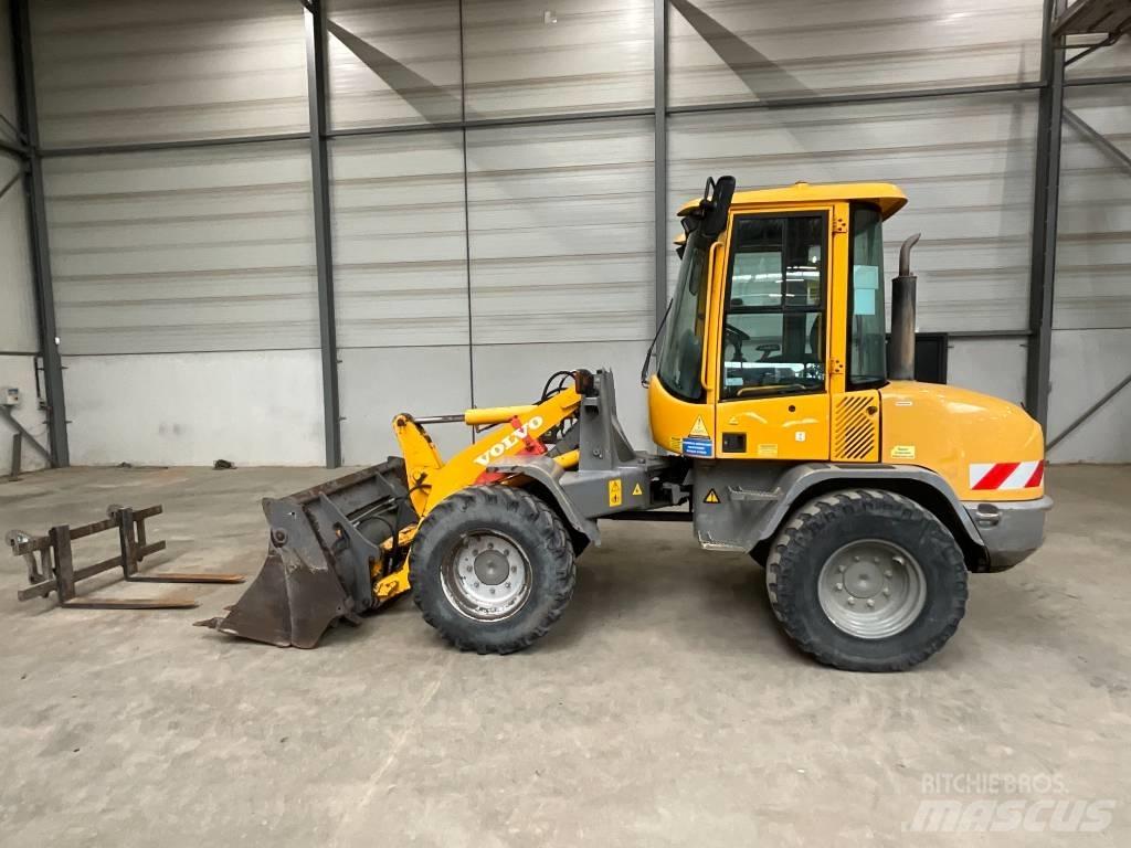 Volvo L 30 B-Z/X Gumikerekes homlokrakodók