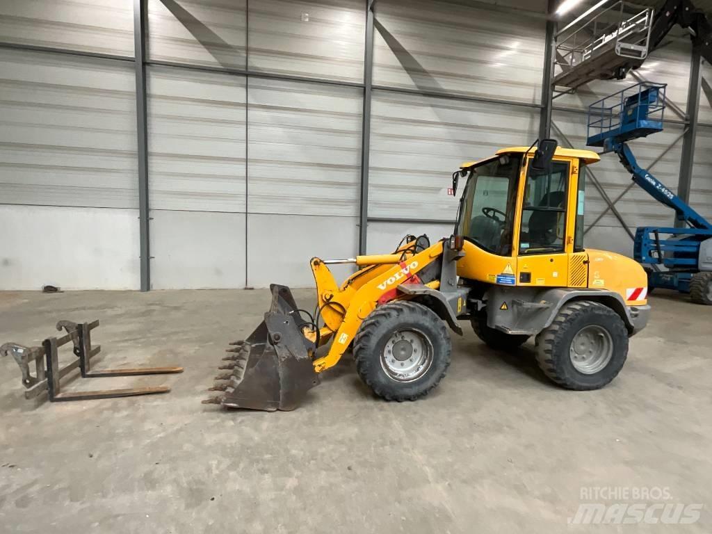 Volvo L 30 B-Z/X Gumikerekes homlokrakodók