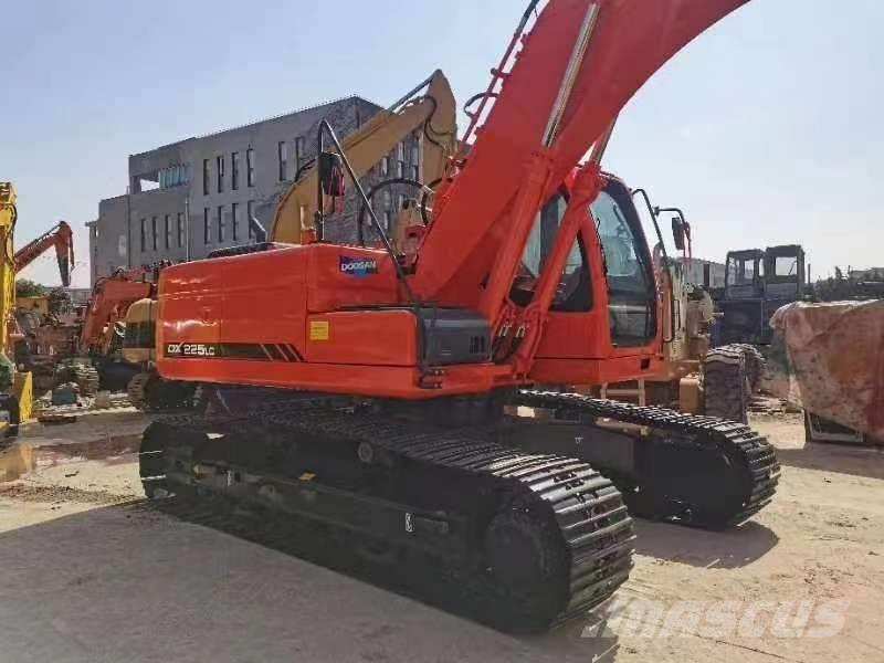 Doosan DX 225 Lánctalpas kotrók