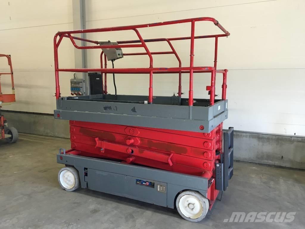 UpRight Saxlift X32N Pótkocsira szerelt emelők és állványok