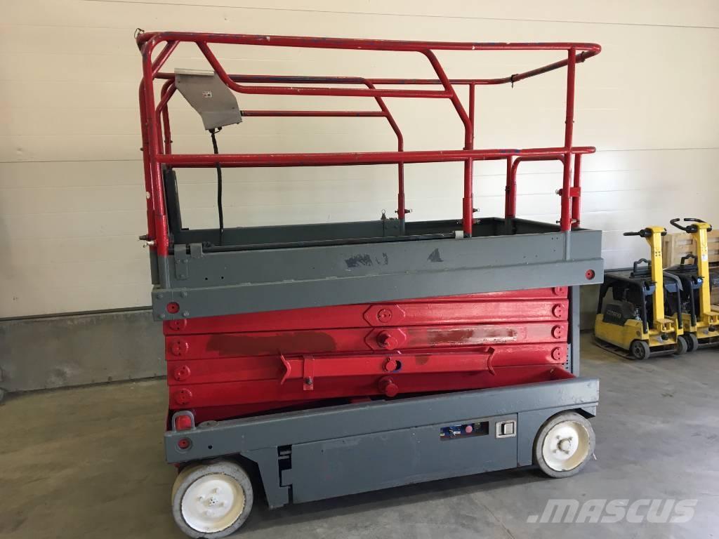 UpRight Saxlift X32N Pótkocsira szerelt emelők és állványok