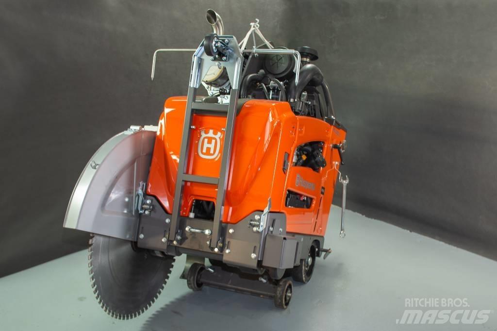 Husqvarna FS5000D Kő és Betonvágó eszközök