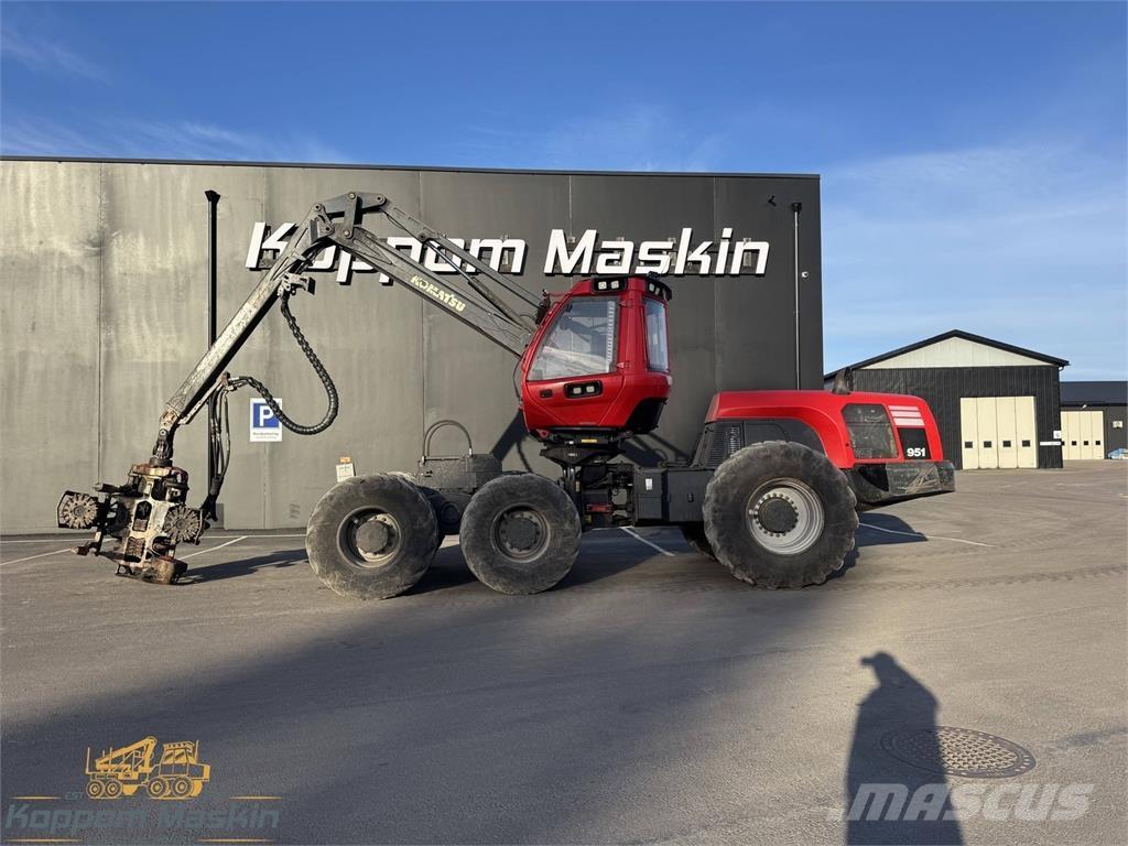 Komatsu 951 Betakarítók