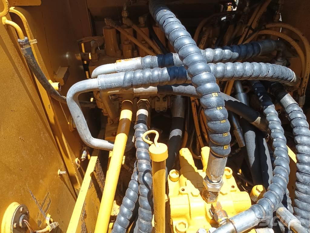CAT 320D2L Lánctalpas kotrók