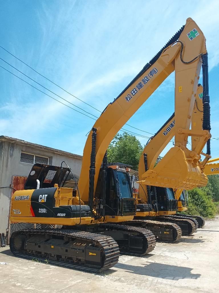 CAT 320D2L Lánctalpas kotrók