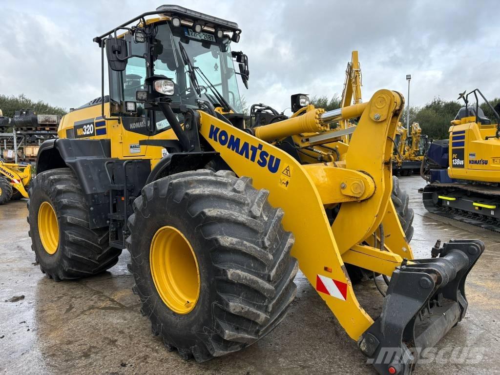 Komatsu WA320-8 Gumikerekes homlokrakodók