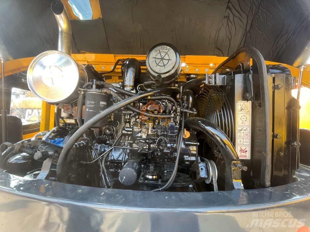 Hyundai 60w-9 Gumikerekes kotrók