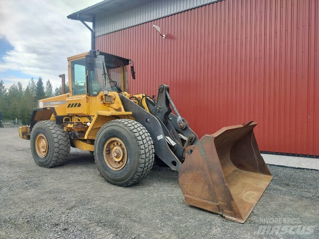 Volvo L90C Gumikerekes homlokrakodók