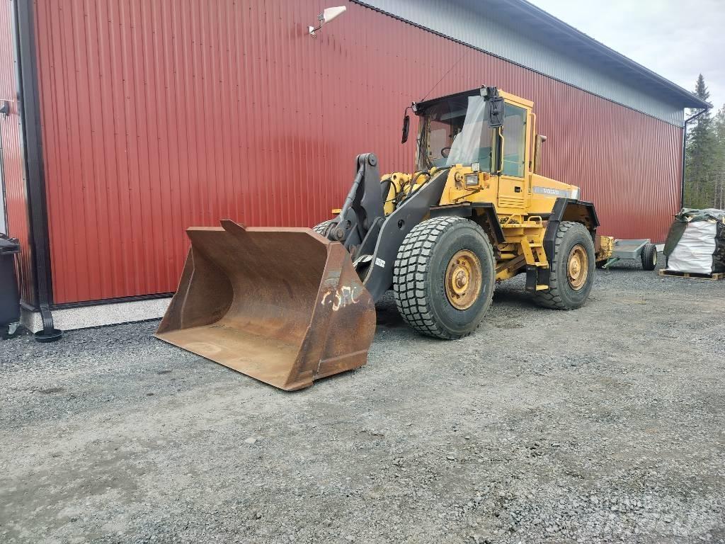 Volvo L90C Gumikerekes homlokrakodók