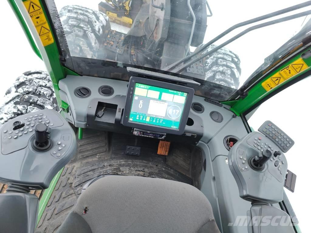 John Deere 1270 G Betakarítók