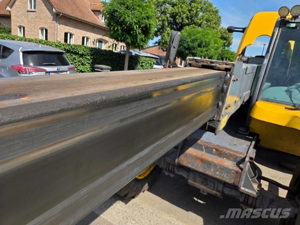 New Holland LM 430 Teleszkópos mezőgazdasági rakodók