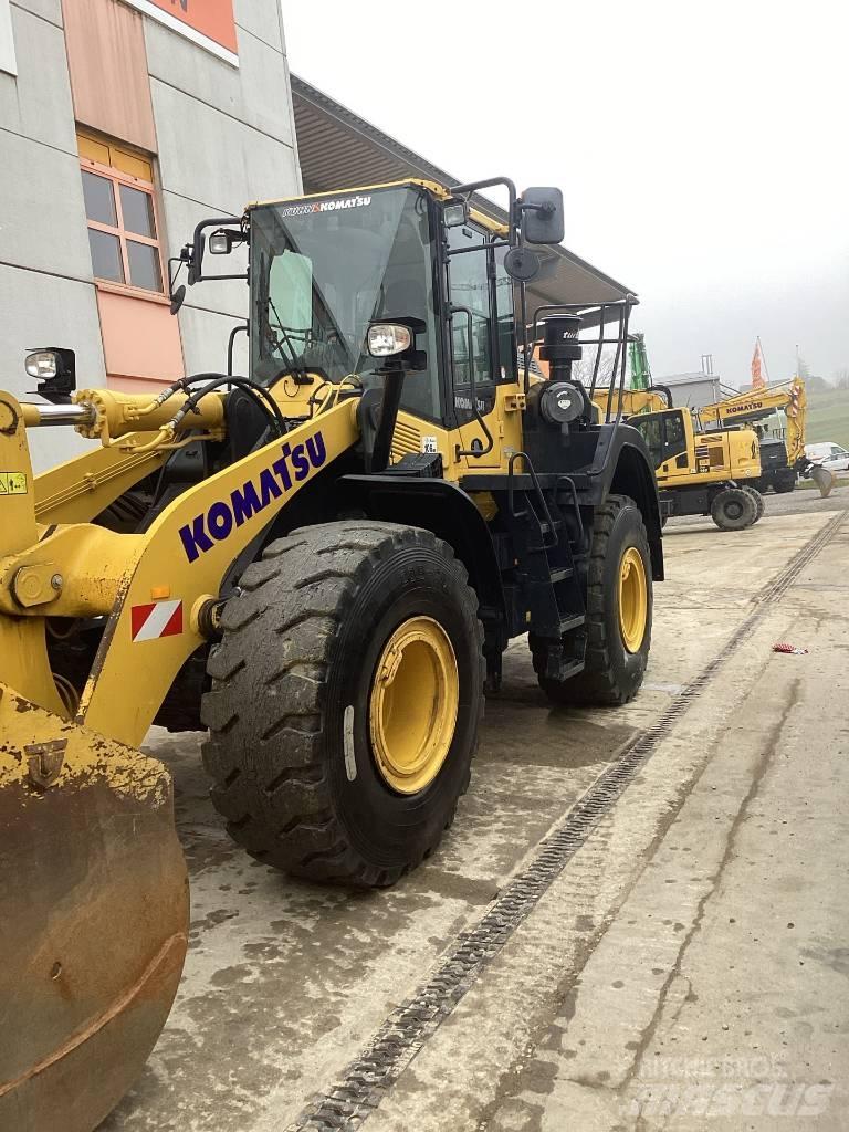 Komatsu WA380-8E0 Gumikerekes homlokrakodók
