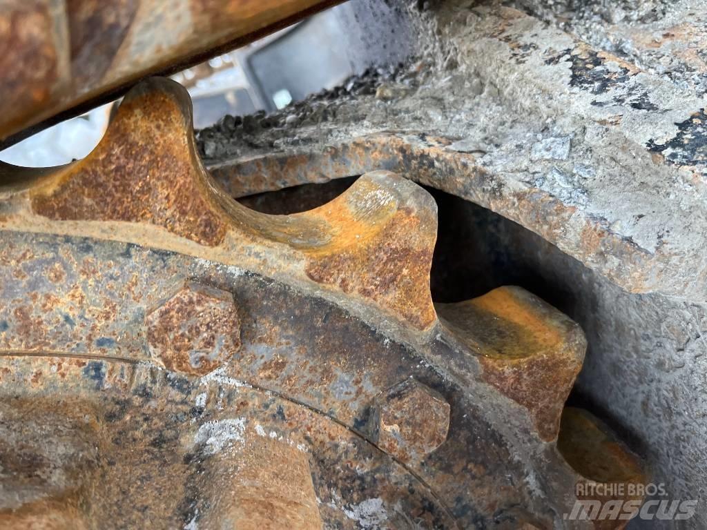 CAT 324 E Lánctalpas kotrók