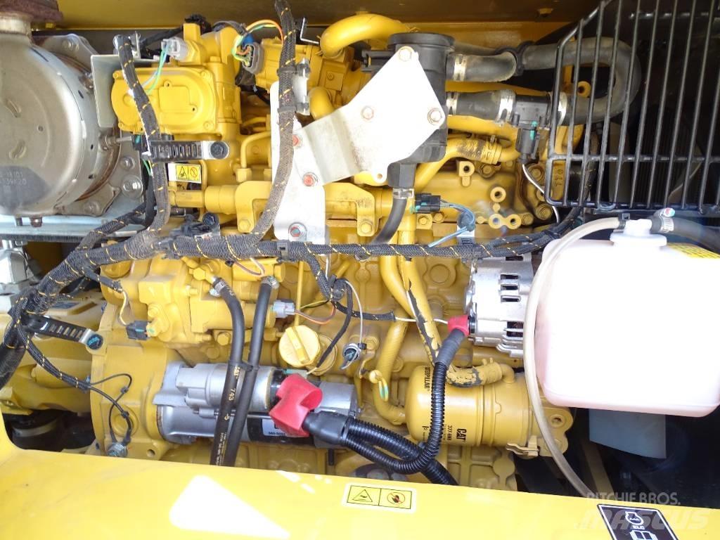 CAT 310 Közepes (midi) kotrók 7 t - 12 t
