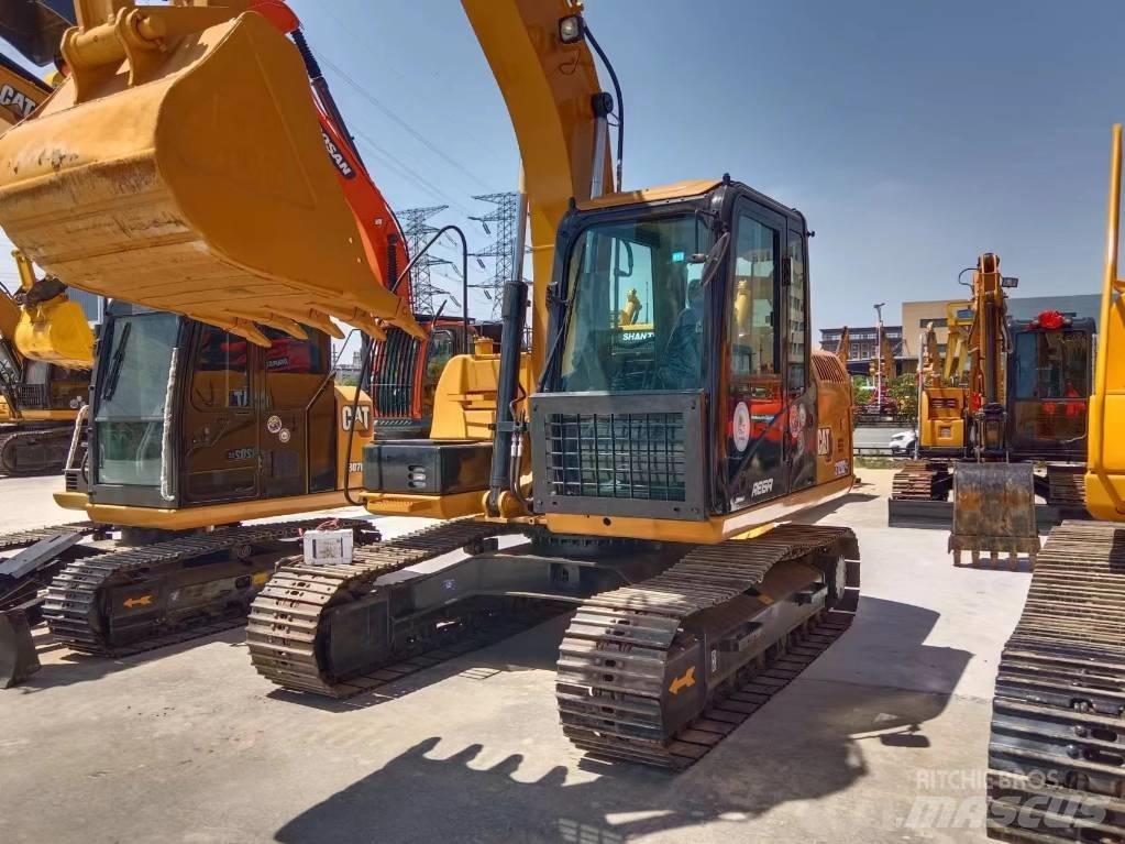 CAT 312D2GC Lánctalpas kotrók