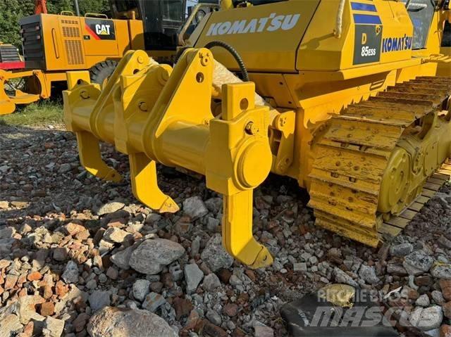 Komatsu D 85 lánctalpas dózerek