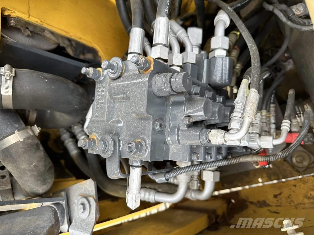 Komatsu PC78US Közepes (midi) kotrók 7 t - 12 t