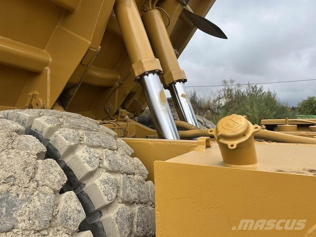 CAT 769D Mezei dömperek