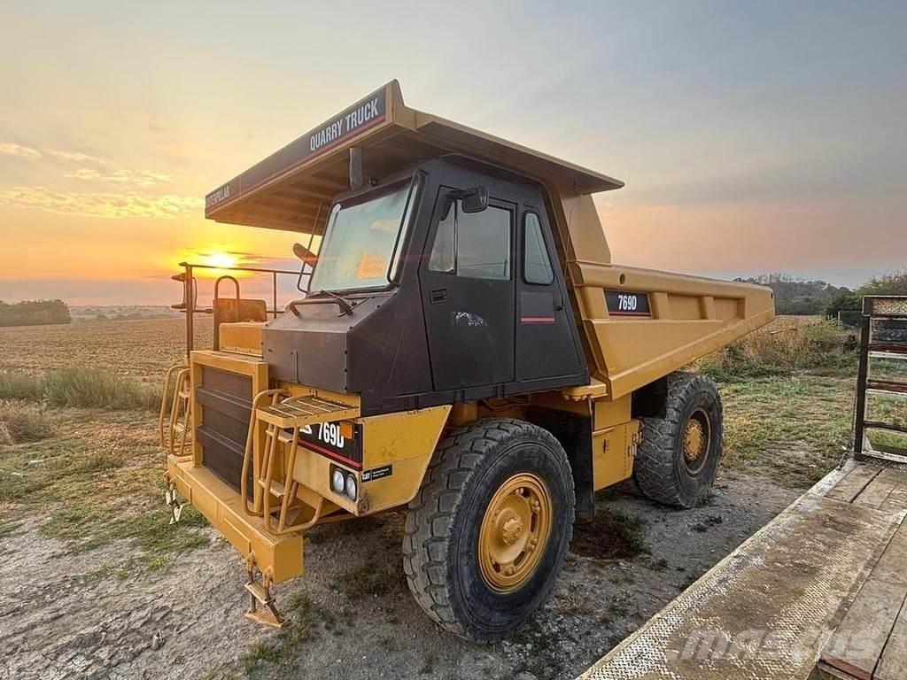CAT 769D Mezei dömperek