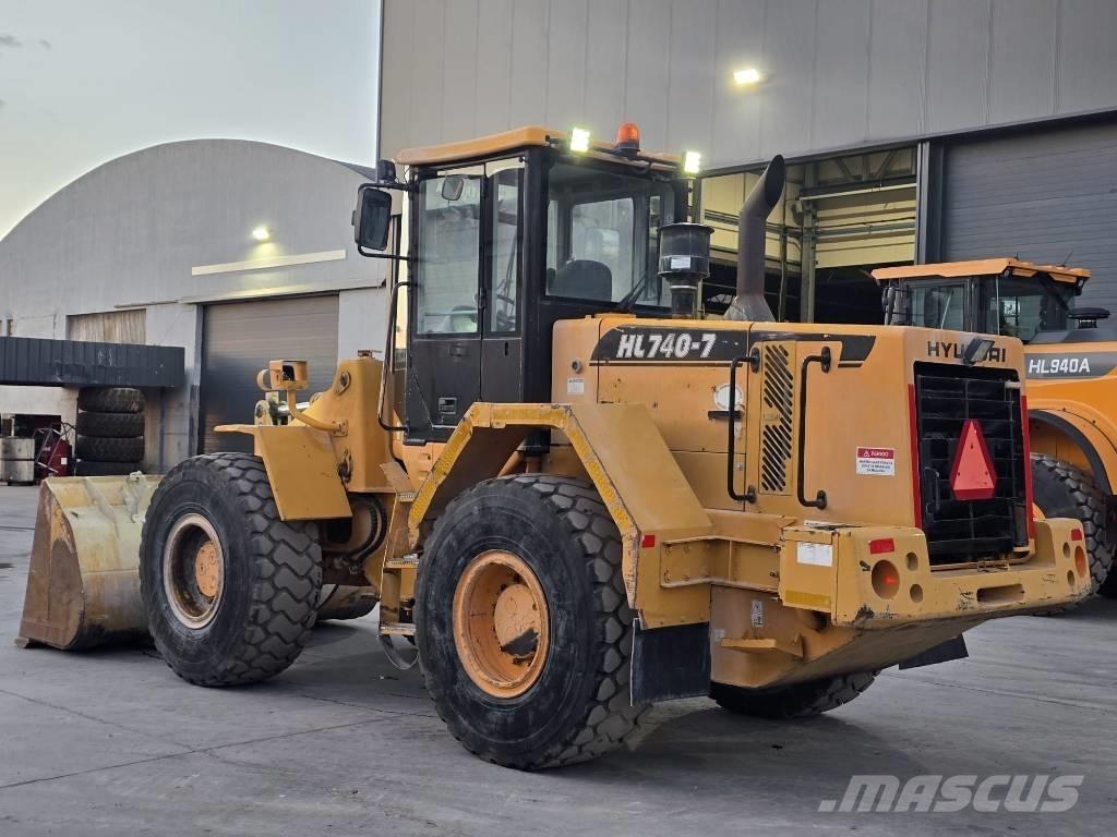 Hyundai 740-7 Gumikerekes homlokrakodók