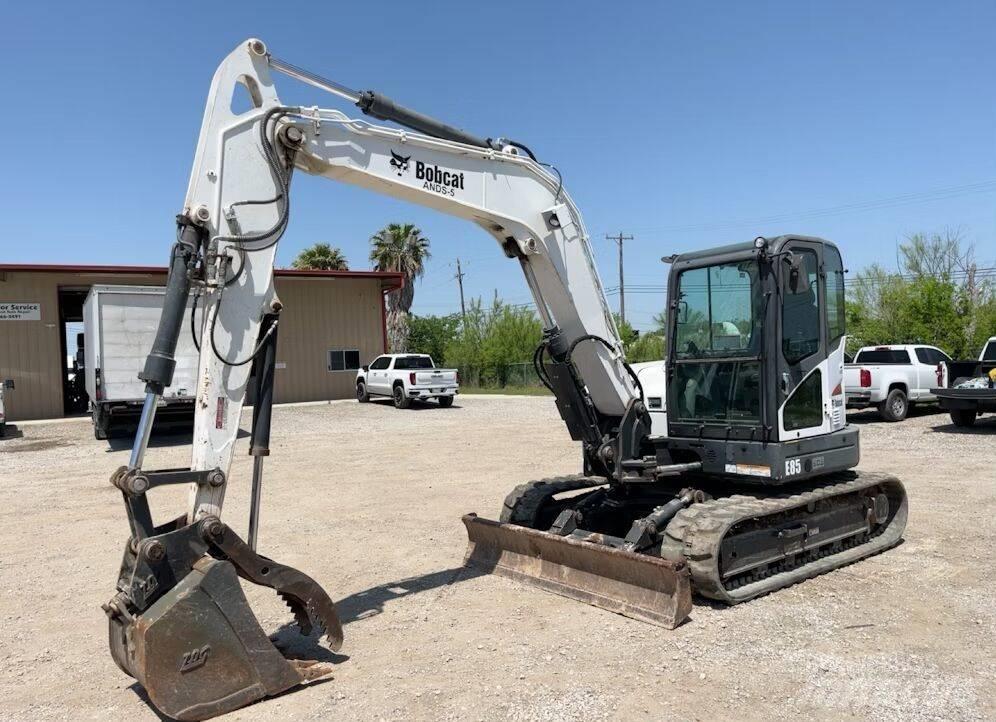 Bobcat E 85 Lánctalpas kotrók