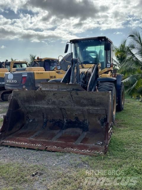 Volvo L 90 F Gumikerekes homlokrakodók