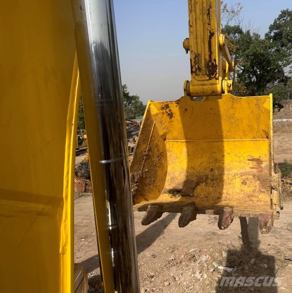 Komatsu 240LC-8 Lánctalpas kotrók