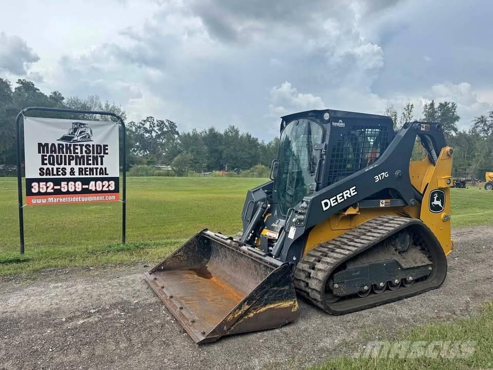 John Deere 317 Kompaktrakodók