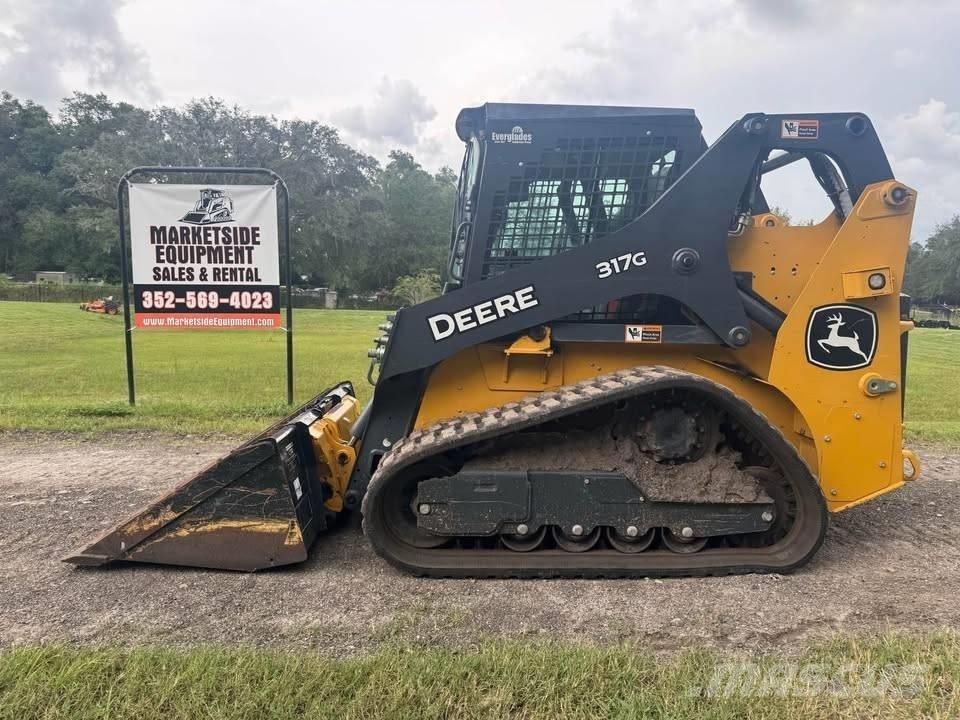 John Deere 317 Kompaktrakodók