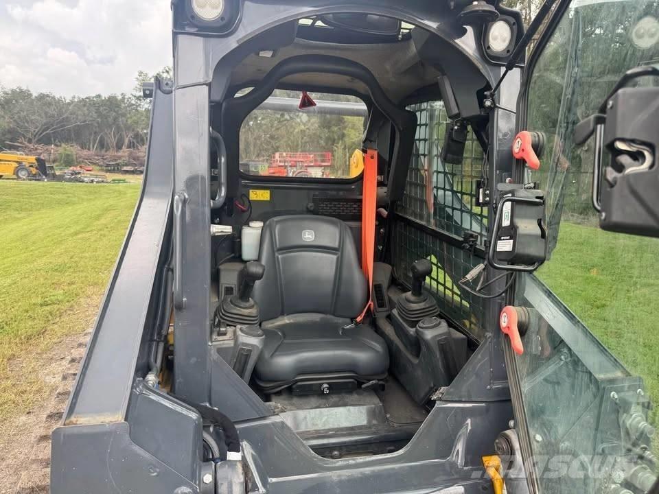 John Deere 317 Kompaktrakodók