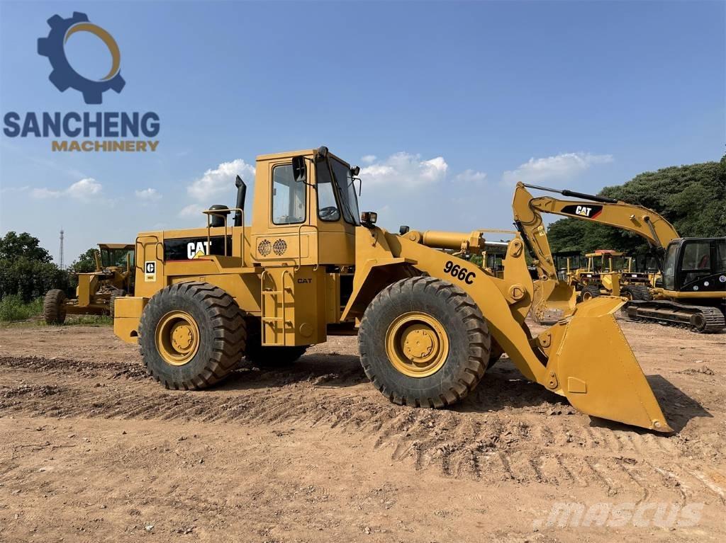 CAT 966 C Gumikerekes homlokrakodók