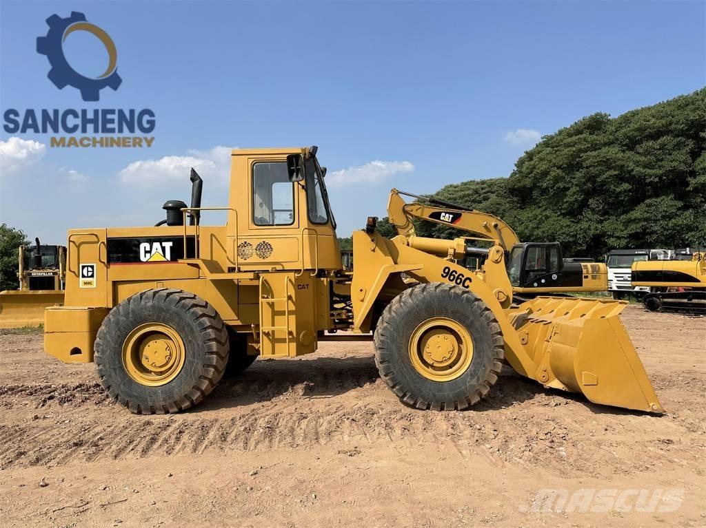 CAT 966 C Gumikerekes homlokrakodók