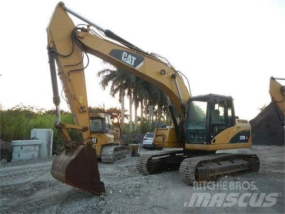 CAT 320D Lánctalpas kotrók
