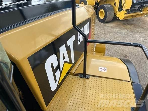 CAT 980M Gumikerekes homlokrakodók