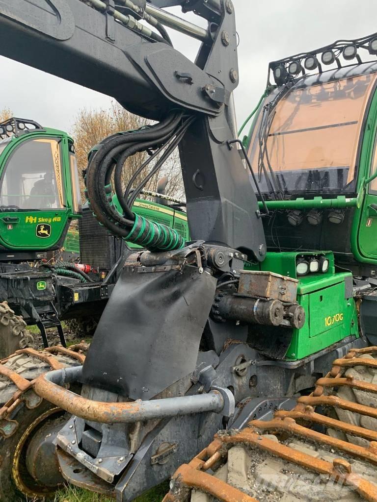 John Deere 1070G Betakarítók