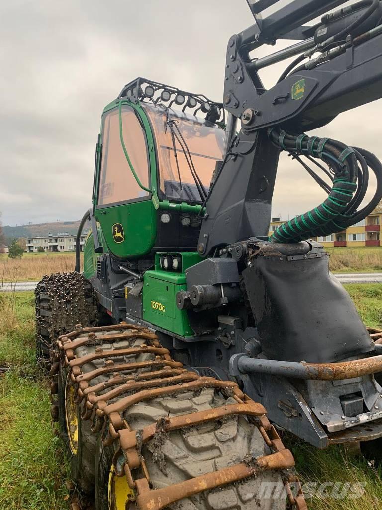 John Deere 1070G Betakarítók