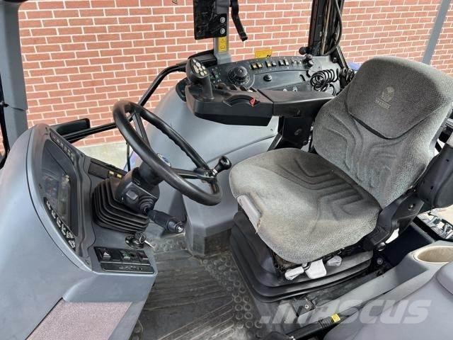 New Holland TVT190 Traktorok