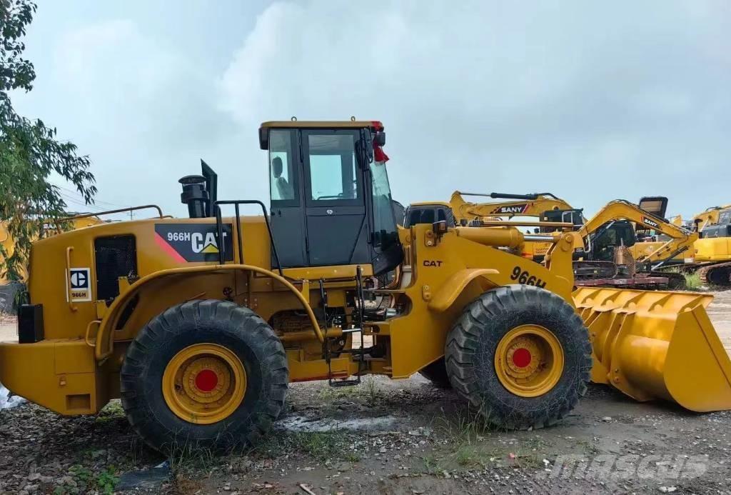 CAT 966 H Gumikerekes homlokrakodók