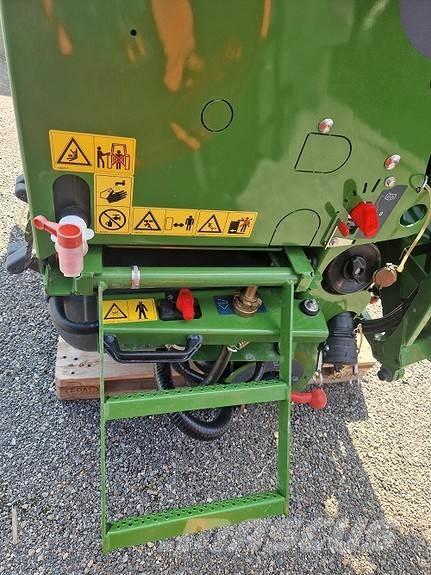 Amazone UF 1201 Önjáró trágyaszórók