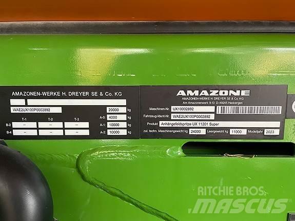 Amazone UX11201 Önjáró trágyaszórók
