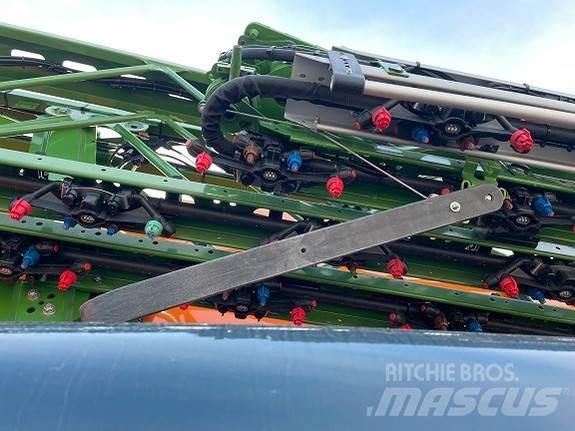 Amazone UX11201 Önjáró trágyaszórók
