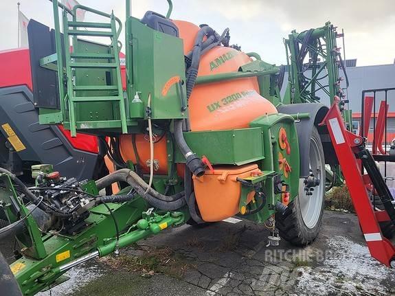Amazone UX3200 Önjáró trágyaszórók