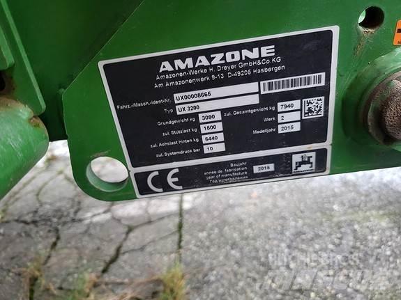 Amazone UX3200 Önjáró trágyaszórók