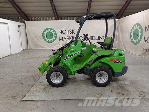 Avant 523 Univerzális rakodógépek